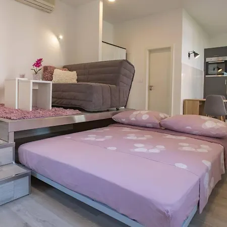 Vana & Tea Luxury Studio **** Apartment Split